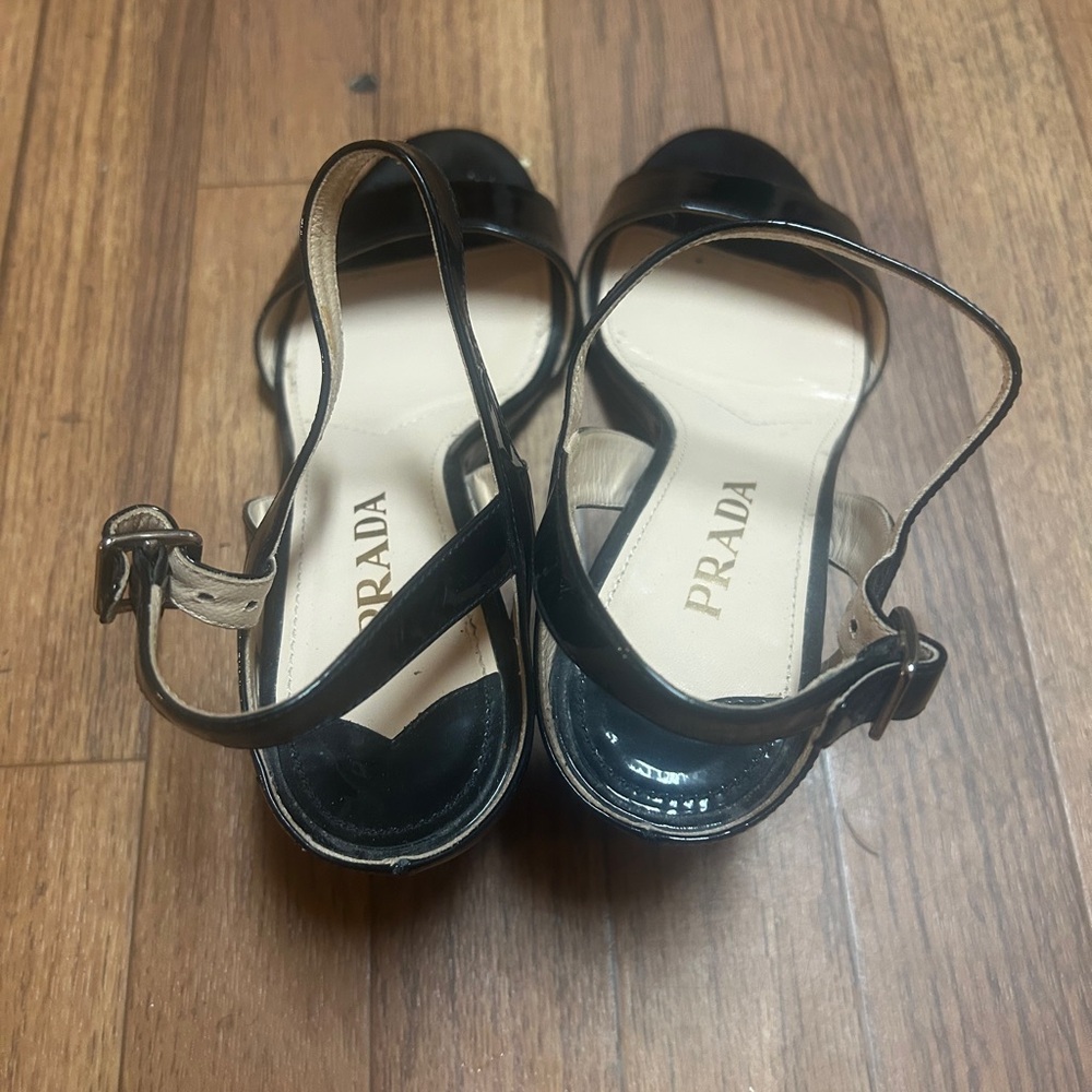 Prada Black Heels Elegant Minimalist Design - Picture 6 of 14
